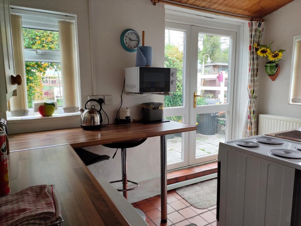 Apple Cottage Brynamman Экстерьер фото